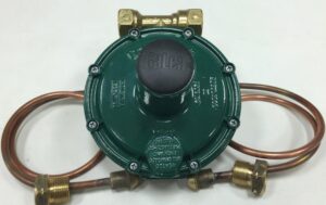 REGULADOR P/GAS ENVASADO ( 45 KG ) C/2 FLEXIBLES COMP - T EN GAS